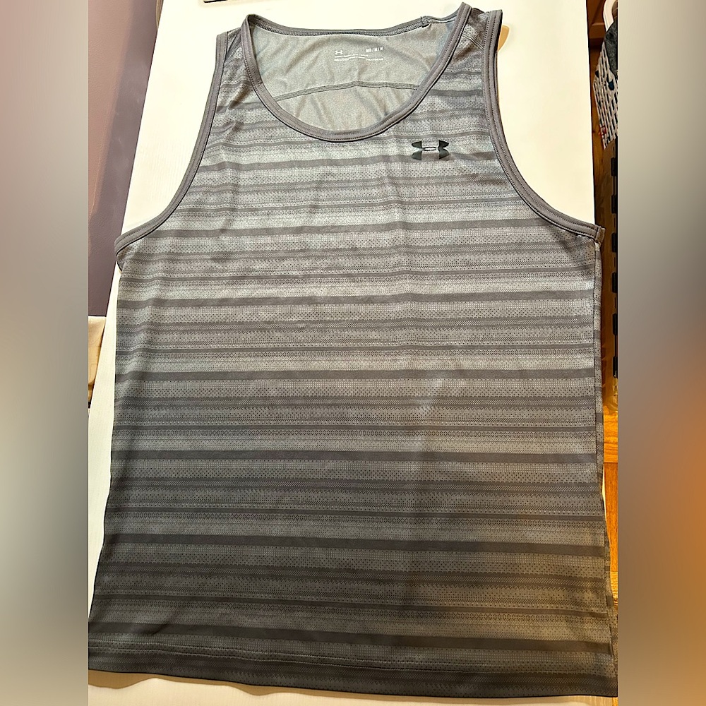 EUC like new Under Armour Men's Striped Gray Tank Top Sz M